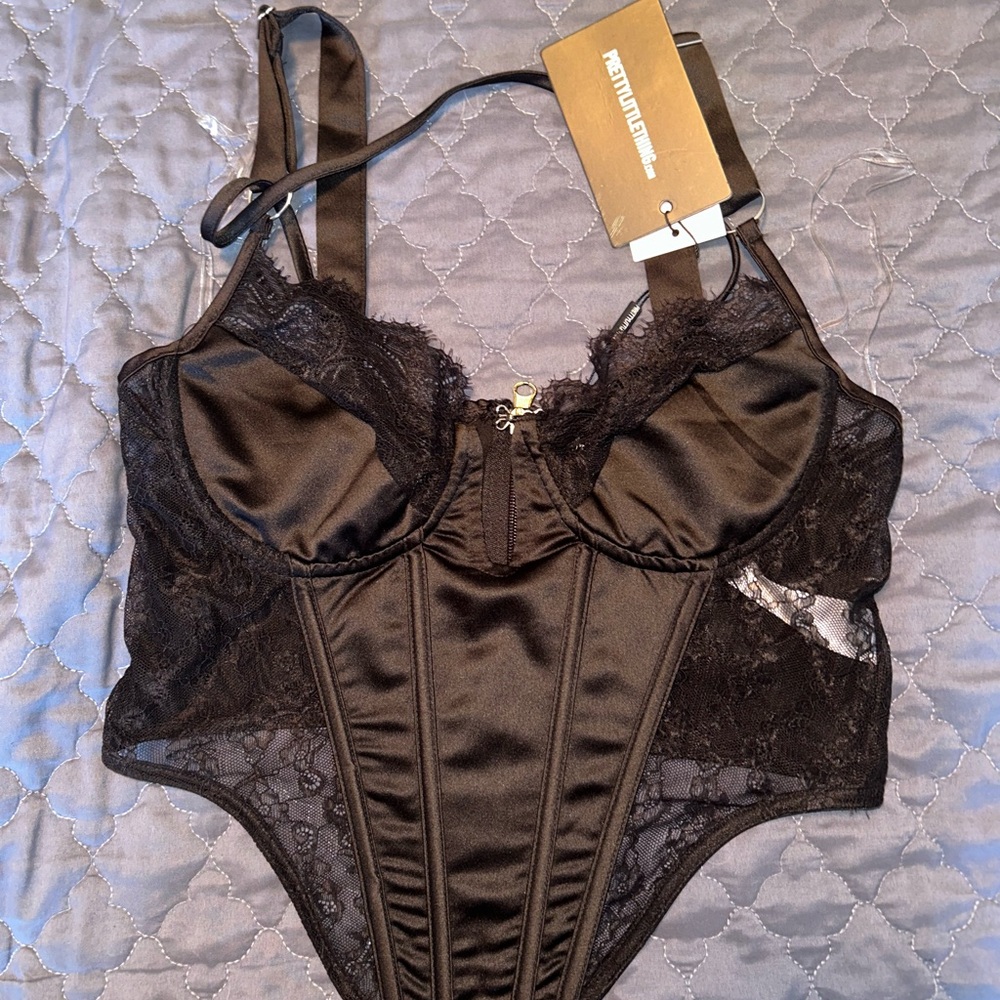 PrettyLittleThing Black Lace Corset Bra